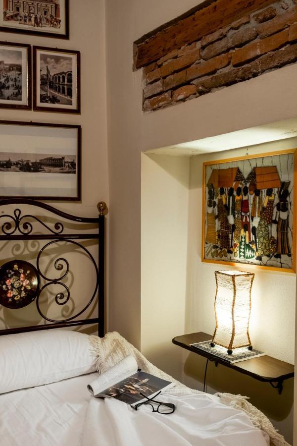 Ai Cinque Archi Apartment เวโรนา ภายนอก รูปภาพ
