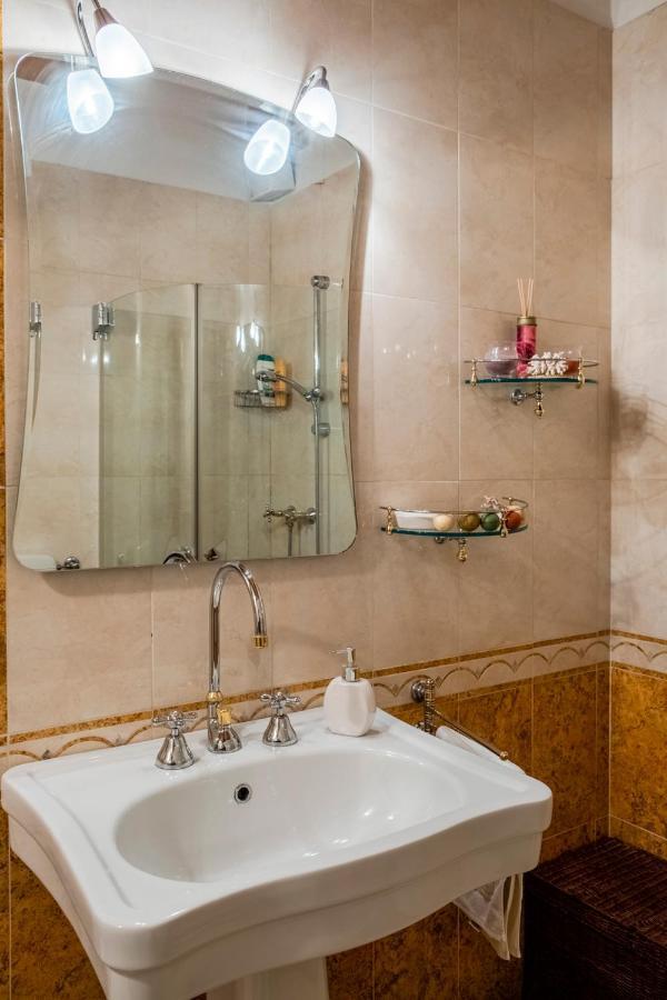 Ai Cinque Archi Apartment เวโรนา ภายนอก รูปภาพ